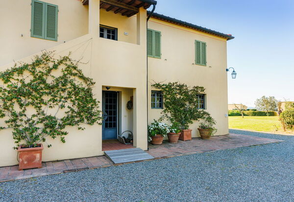 Villa Monte, Bolgheri: Autunno, Entrata Principale, Estate, Giardino, Primavera