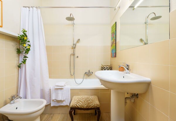 Villa Monte, Bolgheri: Autunno, Bagno, Estate, Primavera