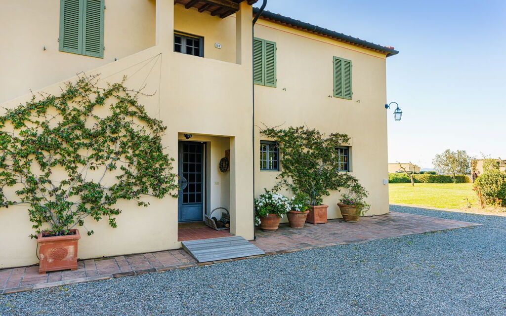 Villa Monte, Bolgheri: Autumn, Garden, Main Entrance, Spring, Summer