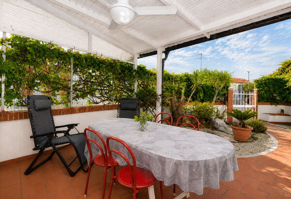 Villa Sandra: Autunno, Balcone / Terrazza / Patio, Estate, Giardino, Primavera