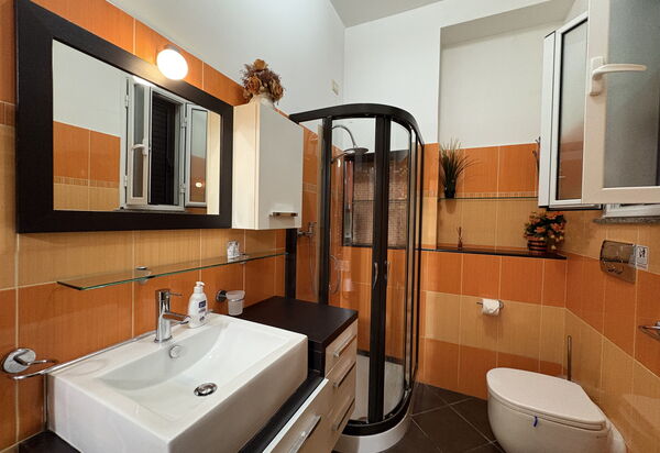 Appartamento Il Vulcano: Autunno, Bagno, Estate, Primavera