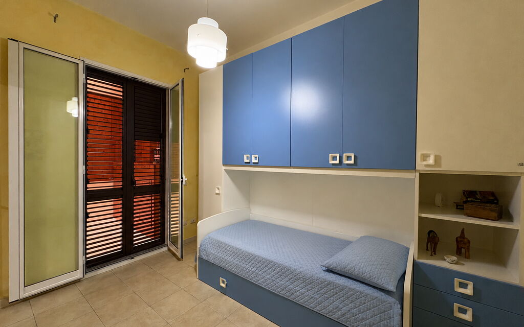 Appartamento Il Vulcano: Autumn, Bedroom, Spring, Summer