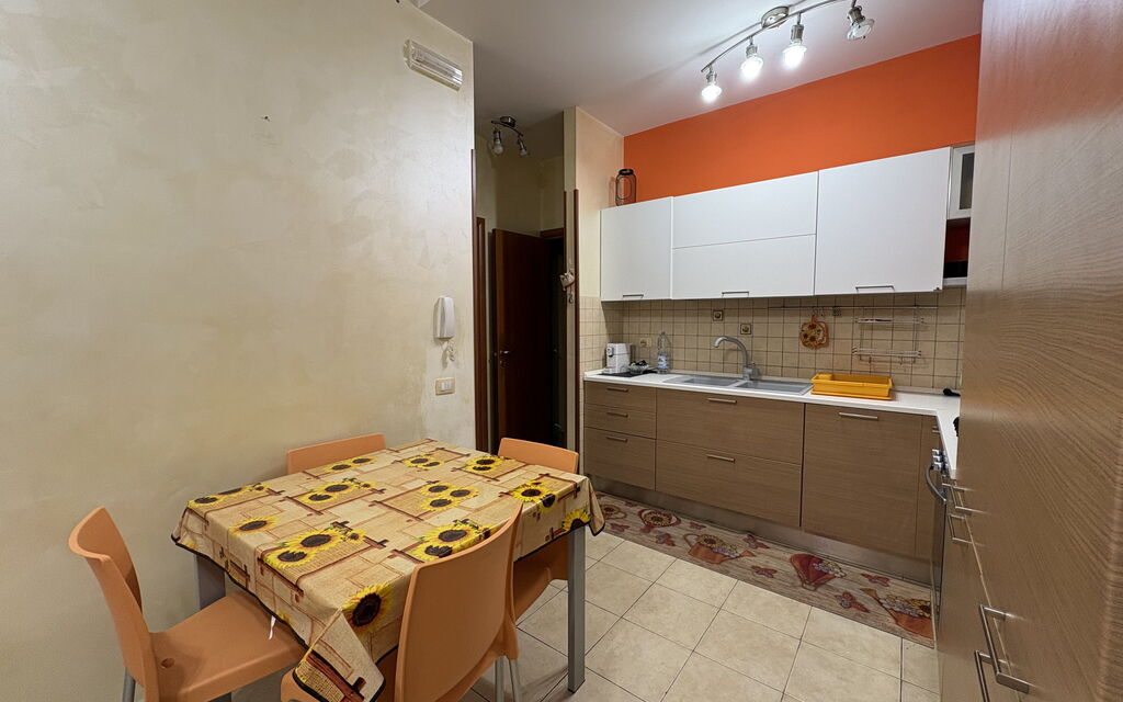 Appartamento Il Vulcano: Autumn, Kitchen, Spring, Summer