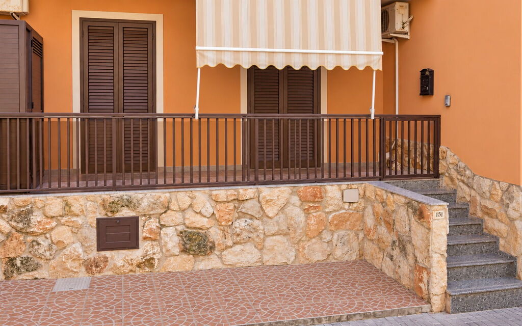 Appartamento Il Vulcano: Autumn, Main Entrance, Spring, Summer