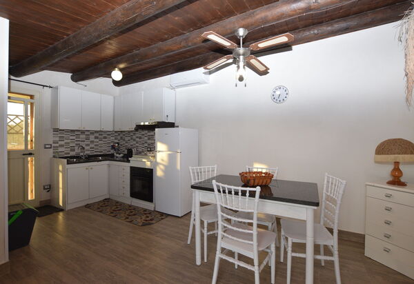 Il Cigno Reale White: Autumn, Kitchen, Living Room, Spring, Summer