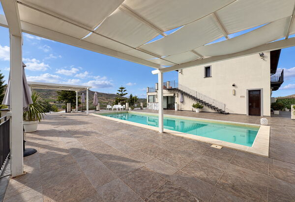 Casa Scirocco: Autumn, Balcony / Terrace / Patio, Pool, Spring, Summer