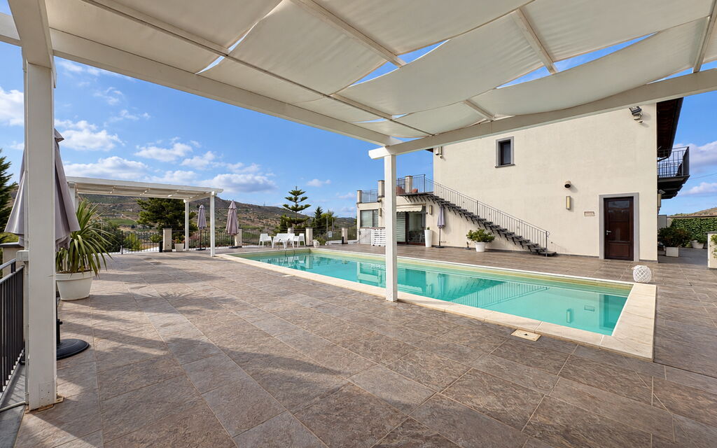 Casa Scirocco: Autunno, Balcone / Terrazza / Patio, Estate, Piscina, Primavera