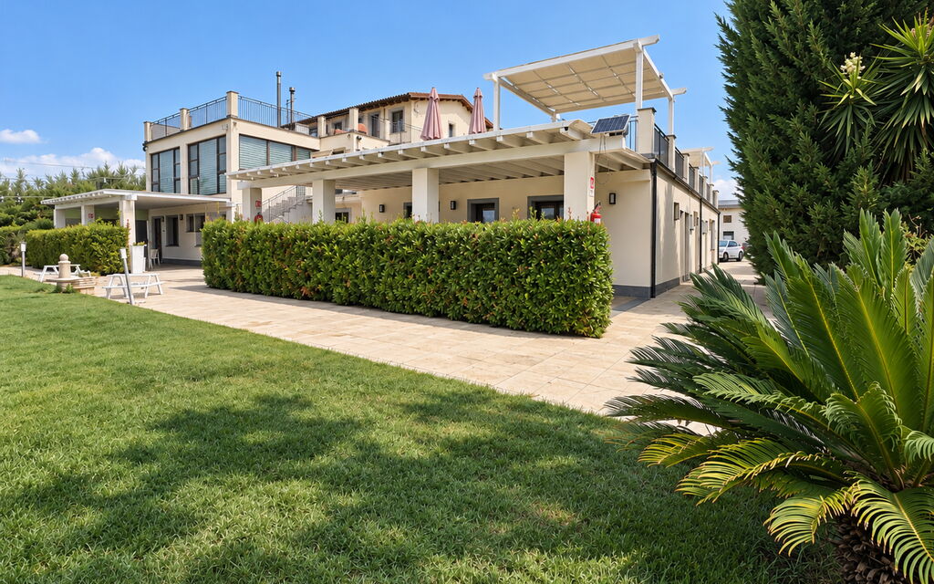 Casa Scirocco: Autunno, Balcone / Terrazza / Patio, Estate, Giardino, Primavera