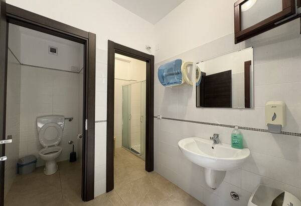 Casa Boungalow: Autumn, Bathroom, Spring, Summer