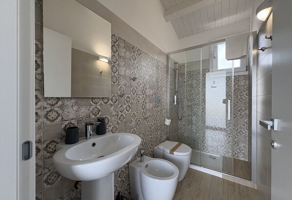 Casa Boungalow: Autumn, Bathroom, Spring, Summer