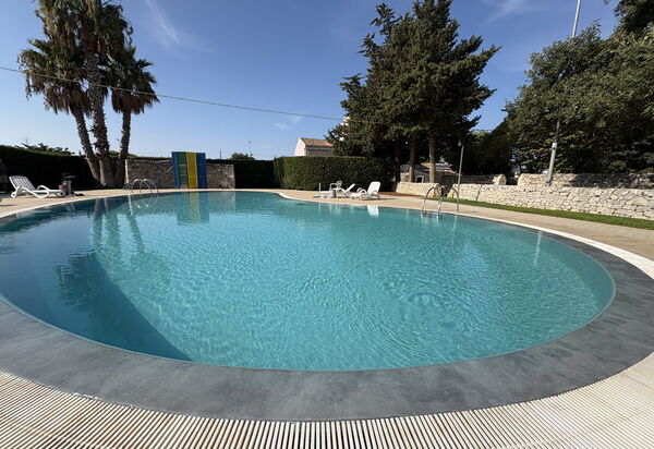 Casa degli Allori: Autunno, Estate, Giardino, Piscina, Primavera