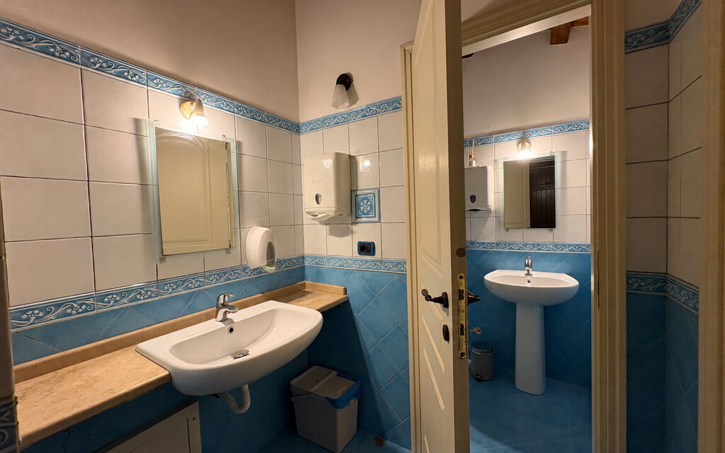 Casa degli Allori: Autumn, Bathroom, Spring, Summer