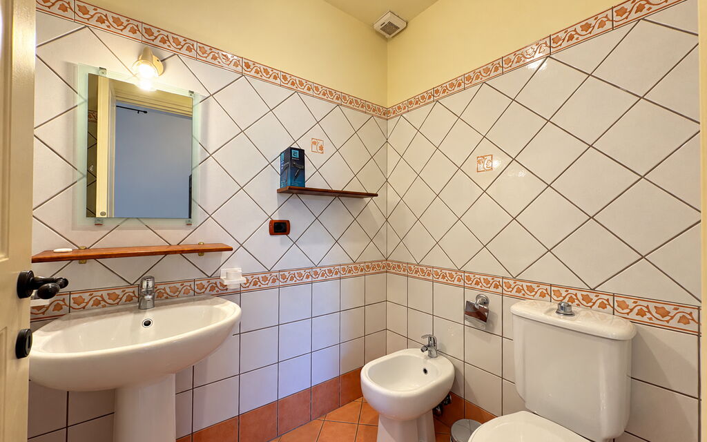 Casa degli Allori: Autumn, Bathroom, Spring, Summer