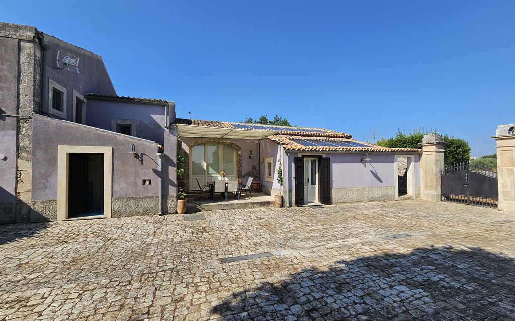 Casa degli Allori: Autumn, Main Entrance, Spring, Summer
