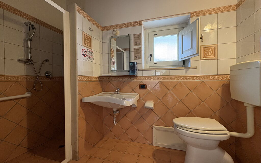 Casa degli Allori: Autumn, Bathroom, Spring, Summer