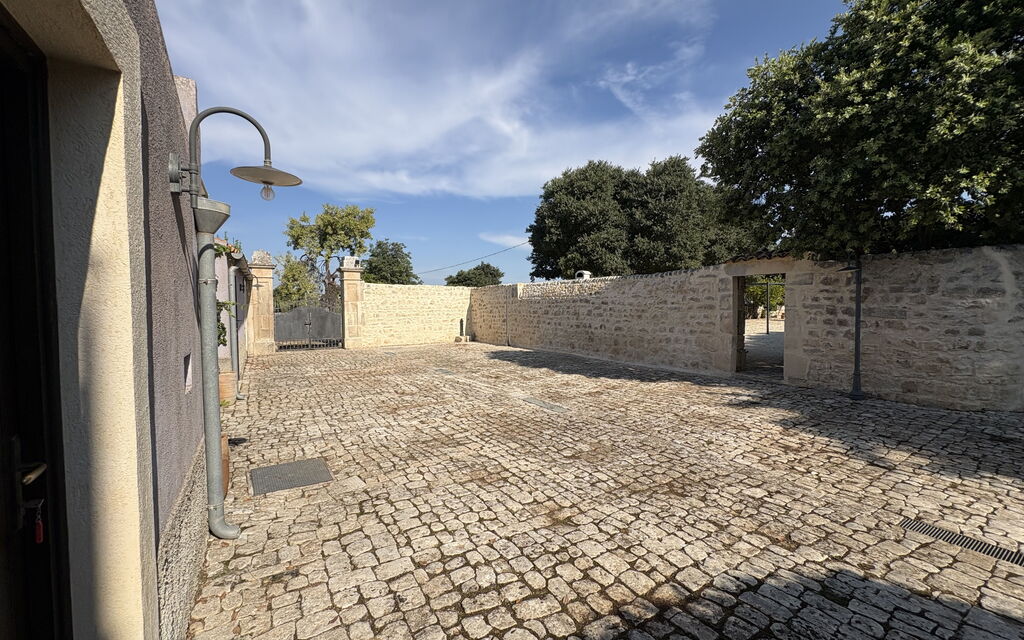 Casa degli Allori: Autumn, Building Exterior, Spring, Summer