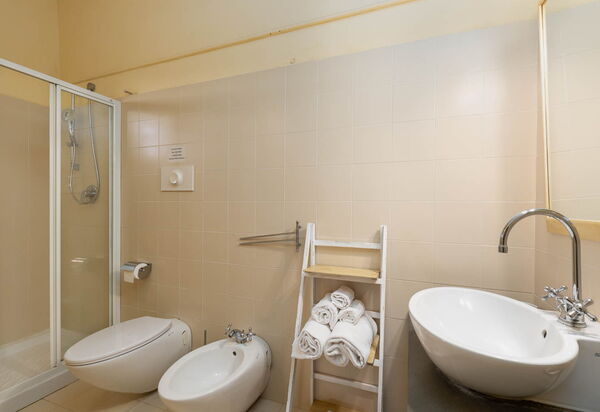 La Certaldina, Sole Apartment: Autumn, Bathroom, Spring, Summer
