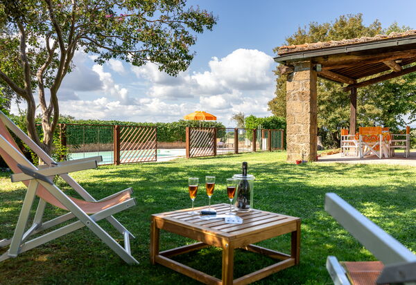 Ortale a Pitigliano with Pool: Autunno, Estate, Giardino, Primavera