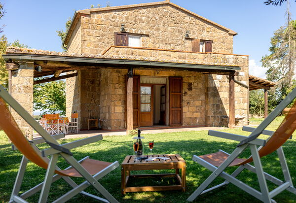 Ortale a Pitigliano with Pool: Autunno, Estate, Giardino, Primavera