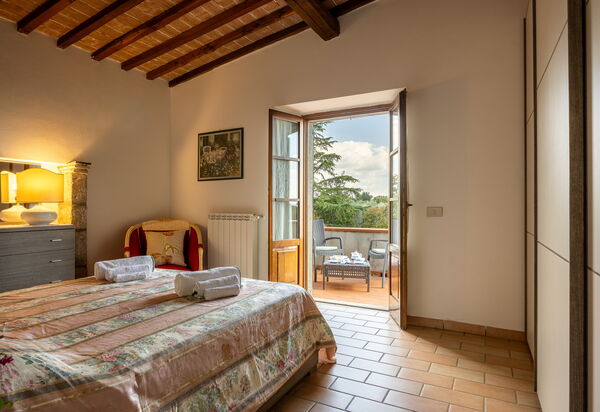 Ortale a Pitigliano with Pool: Autunno, Camera da letto, Estate, Primavera