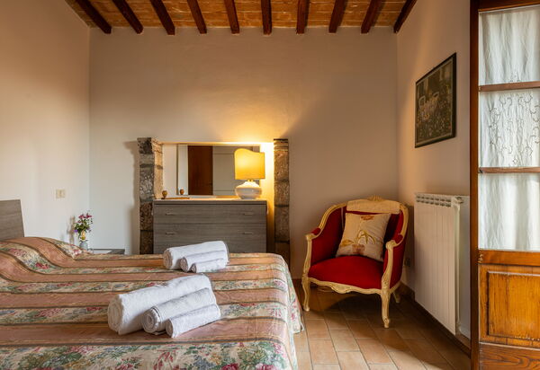 Ortale a Pitigliano with Pool: Autunno, Camera da letto, Estate, Primavera