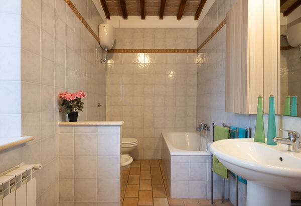 Ortale a Pitigliano with Pool: Autunno, Bagno, Estate, Primavera