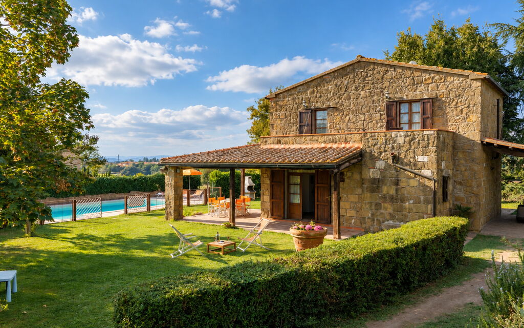 Ortale a Pitigliano with Pool: Autunno, Estate, Giardino, Piscina, Primavera
