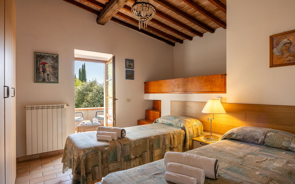 Ortale a Pitigliano with Pool: Autunno, Camera da letto, Estate, Primavera