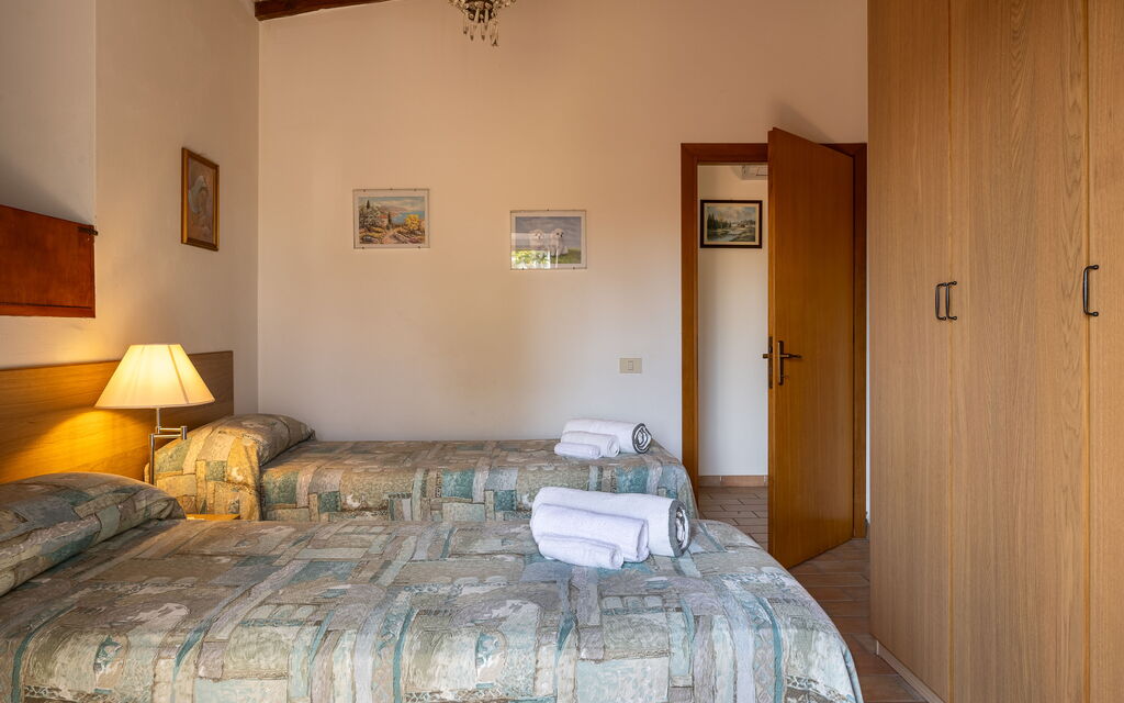 Ortale a Pitigliano with Pool: Autunno, Camera da letto, Estate, Primavera