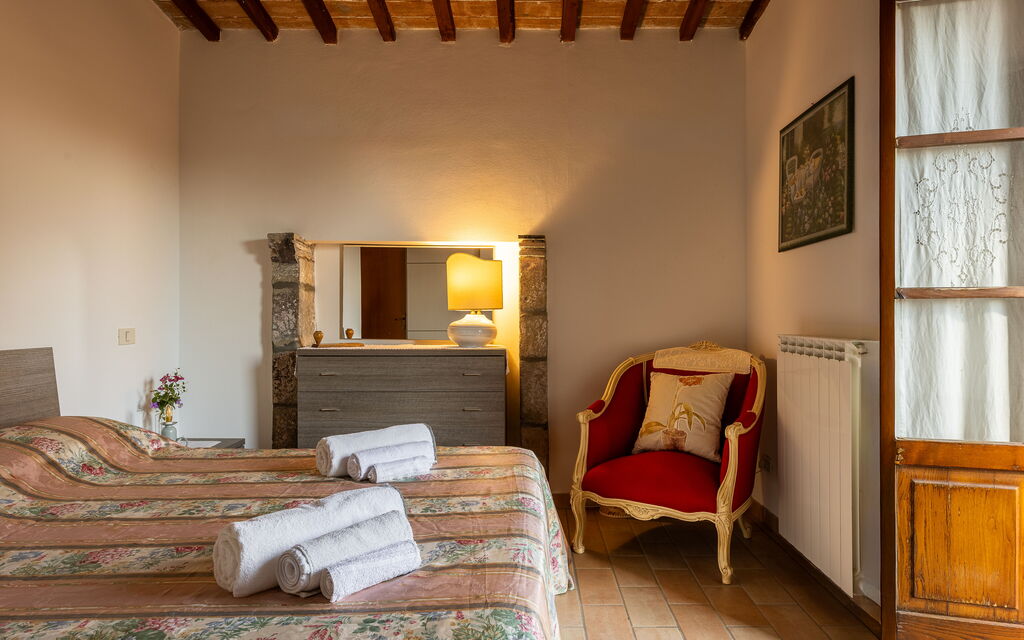 Ortale a Pitigliano with Pool: Autunno, Camera da letto, Estate, Primavera
