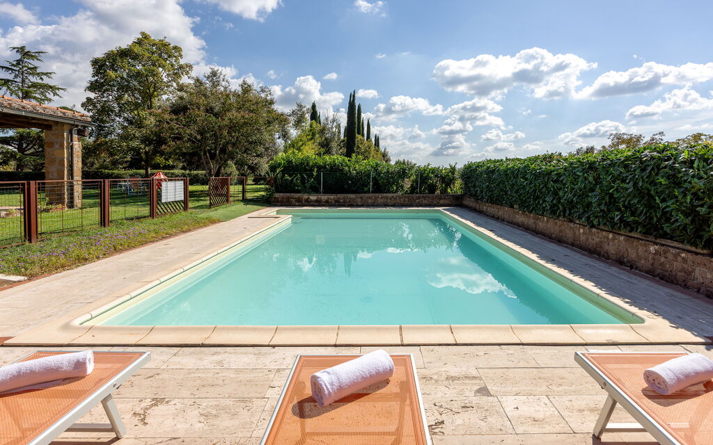 Ortale a Pitigliano with Pool: Autunno, Estate, Giardino, Piscina, Primavera