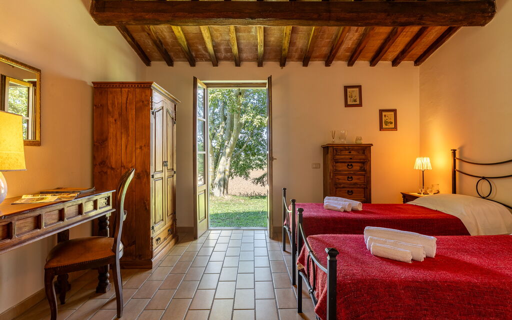 Ortale a Pitigliano with Pool: Autunno, Camera da letto, Estate, Primavera