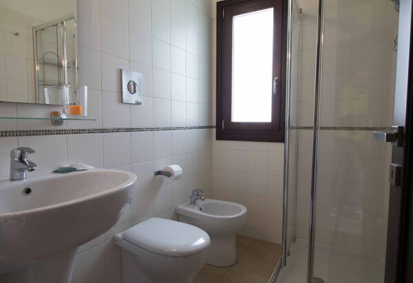 Casa Spassu: Autumn, Bathroom, Spring, Summer