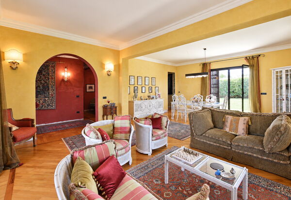 Zuccheri Canditi: Autumn, Living Room, Spring, Summer