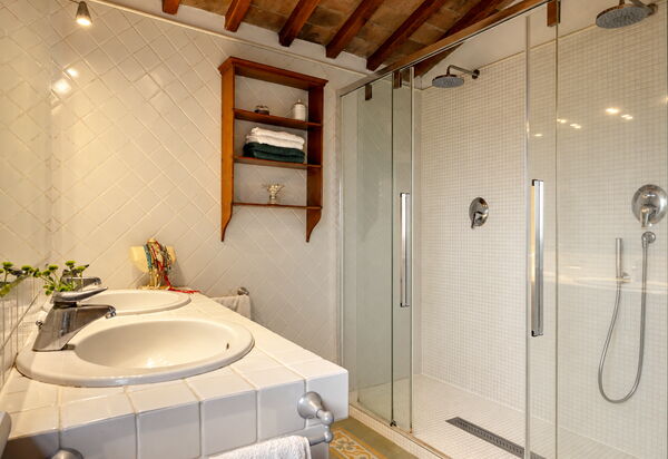 Podere Selva, Pool, Chianti: Autumn, Bathroom, Spring, Summer