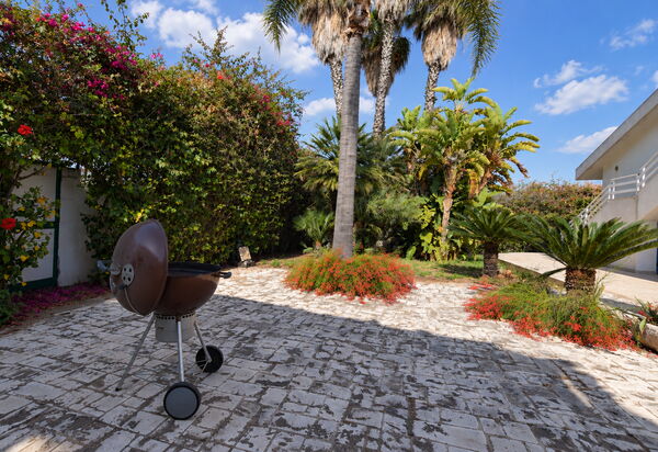 Villa le Palme, Marina di Ragusa: Autunno, Balcone / Terrazza / Patio, Estate, Giardino, Primavera