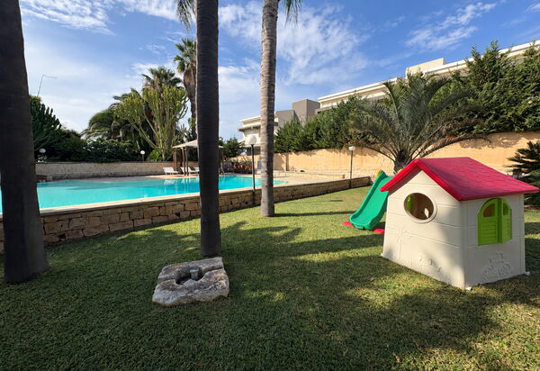 Villa le Palme, Marina di Ragusa: Autunno, Estate, Giardino, Piscina, Primavera