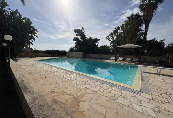 Villa le Palme, Marina di Ragusa: Autunno, Estate, Giardino, Piscina, Primavera