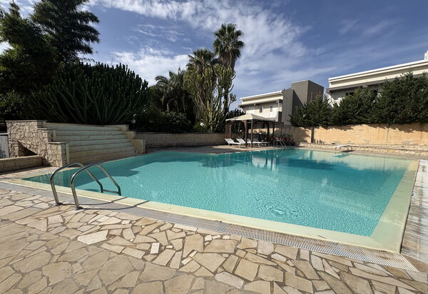 Villa le Palme, Marina di Ragusa: Autunno, Estate, Giardino, Piscina, Primavera