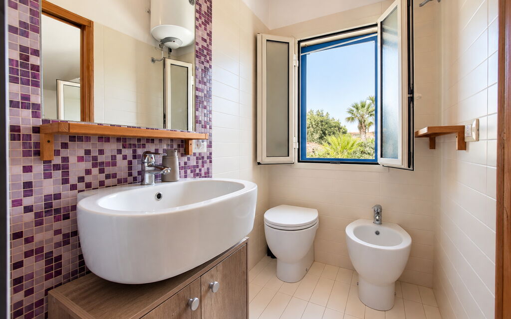 Villa le Palme, Marina di Ragusa: Autumn, Bathroom, Spring, Summer