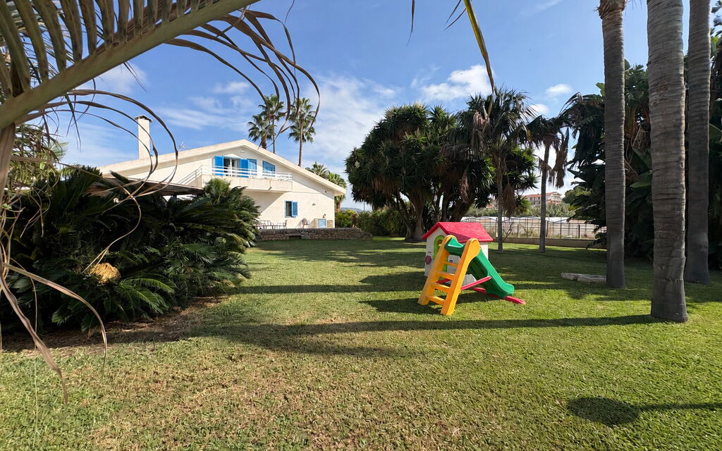 Villa le Palme, Marina di Ragusa: Autumn, Garden, Spring, Summer