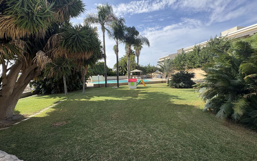 Villa le Palme, Marina di Ragusa: Autumn, Garden, Spring, Summer