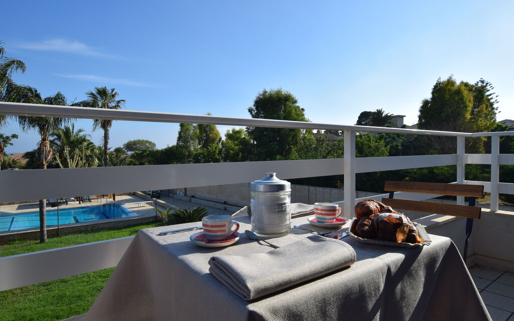 Villa le Palme, Marina di Ragusa: Autumn, Balcony / Terrace / Patio, Garden, Pool, Spring, Summer