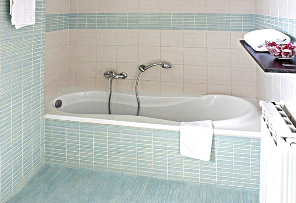 Villa Monte Serra: villa-monte-serra-trecastagni-catania-villa-bagno