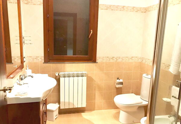 Villa Monte Serra: villa-monte-serra-trecastagni-catania-villa-bagno