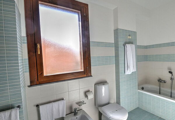 Villa Monte Serra: villa-monte-serra-trecastagni-catania-villa-bagno