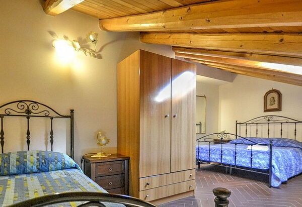 Villa Monte Serra: villa-monte-serra-trecastagni-catania-villa-bedroom