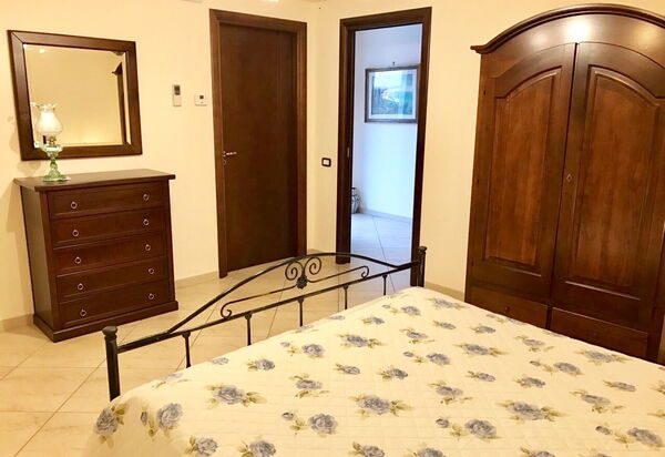 Villa Monte Serra: villa-monte-serra-trecastagni-catania-villa-bedroom