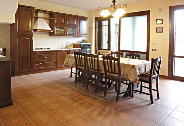 Villa Monte Serra: villa-monte-serra-trecastagni-catania-villa-cucina