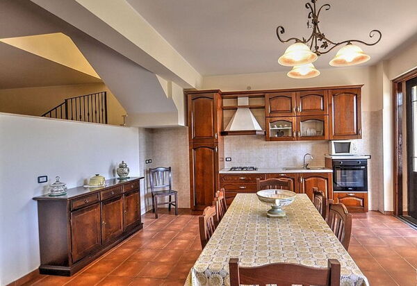 Villa Monte Serra: villa-monte-serra-trecastagni-catania-villa-cucina